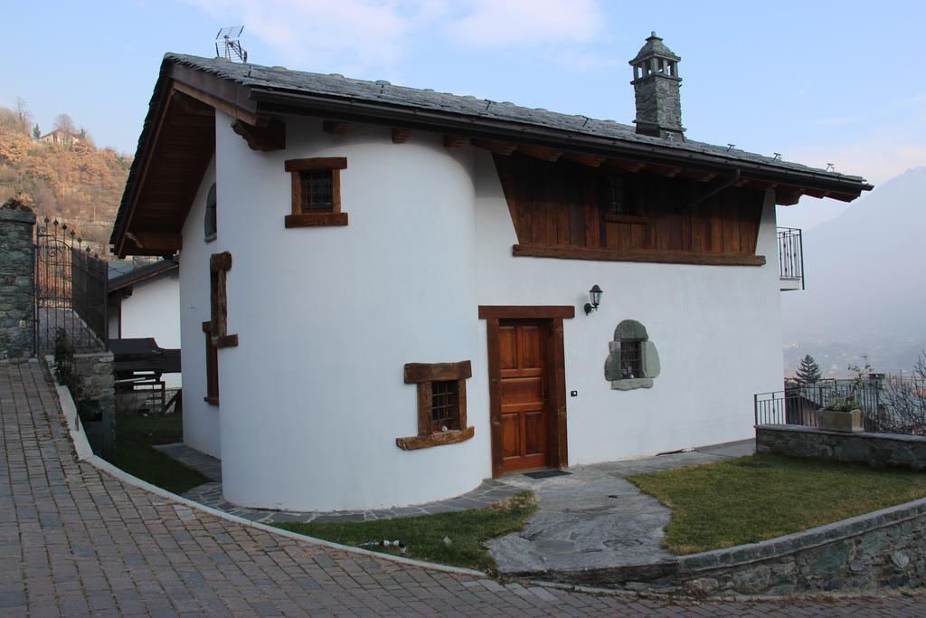 Villa La Tour Nus Exterior photo